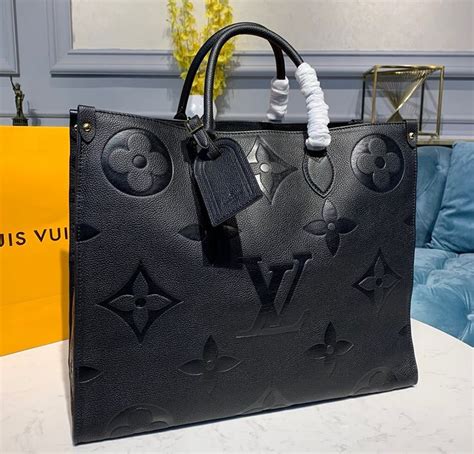 louis vuitton onthego mm black.